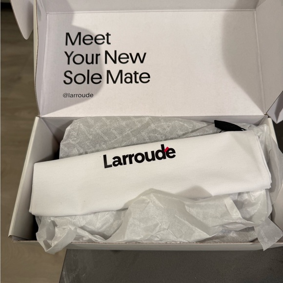 NWT Larroude Black Verona Women's Flats - Picture 4 of 5